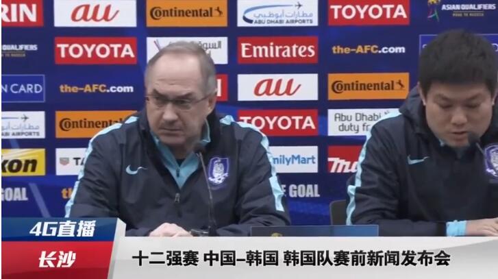 转型演员的“卡抽”依然保持着超模气质，赤裸上身，仅披一套牛仔外套气场全开。
