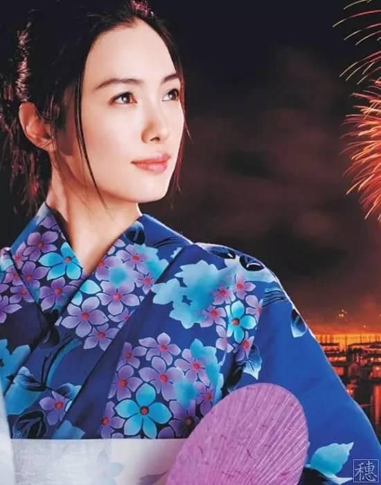 任昌正、朴艺珍新片“混混”配“算卦菩萨” 2009-09-17 朴艺珍任昌正 近日由任昌正、朴艺珍主演的影片《清潭菩萨》确定了11月的上映日期。